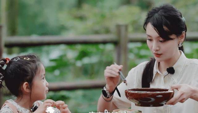 原创许佳琪谢可寅录制小森林被节目组单独准备食物看清有啥太现实了