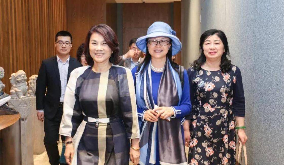 董明珠的做法很简单