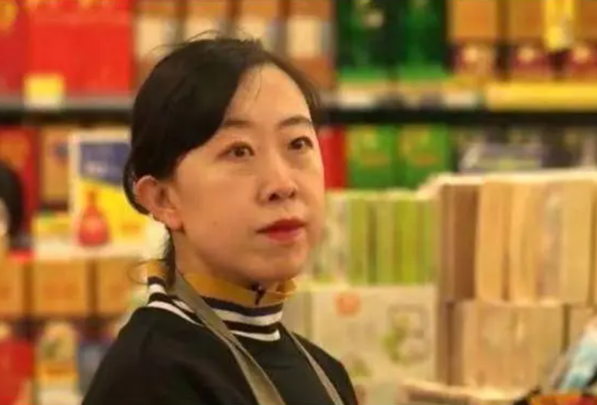 父亲留下7页遗书跳海母亲指责刘德华虚伪她如今还在追星吗