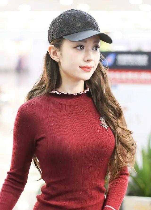 吉娜是国际著名钢琴家郎朗的老婆,与郎朗一同上了很多综艺,在综艺节目