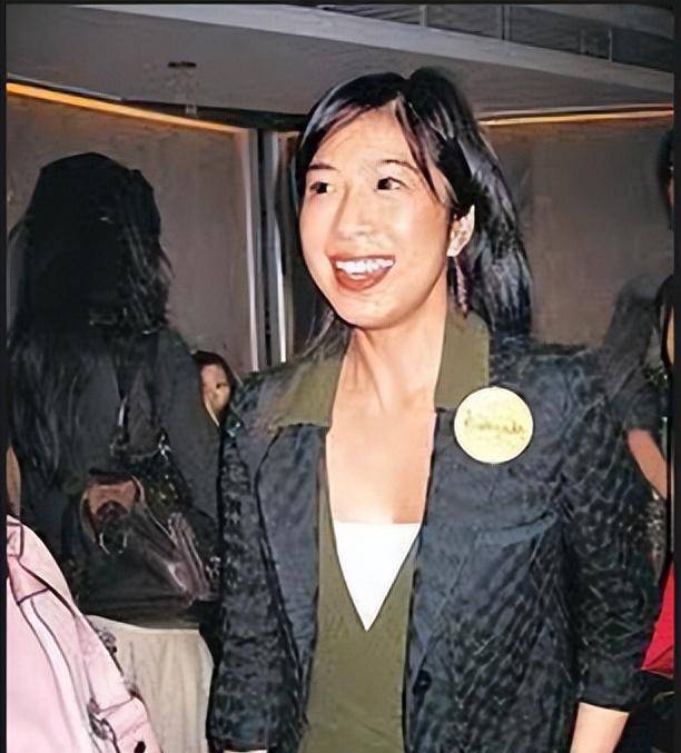 本以为是直男不会挑礼物,可渐渐地吕庆欣便发现了不对劲