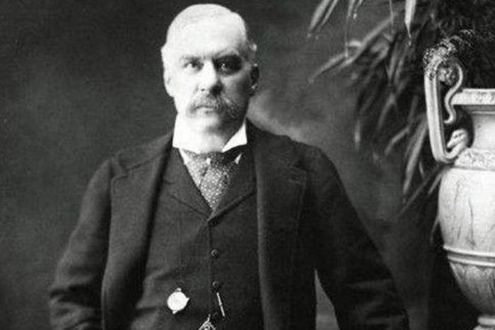 第三对则是弗里克夫妇,弗里克是当时美国钢铁产业的巨头,顶级富豪之