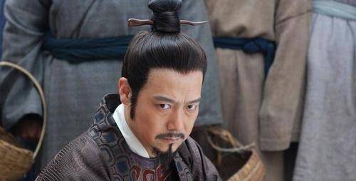 原创赵匡胤的眼光离开新登基的皇帝身边甘愿烧冷灶跟随柴荣