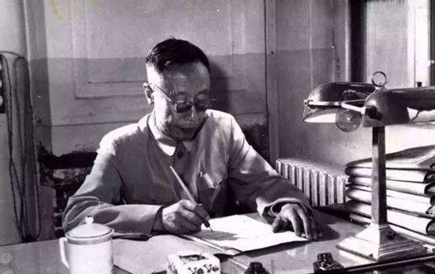 原创满宫残照与身世浮摇溥仪是如何一步一步成为自己人生的囚徒