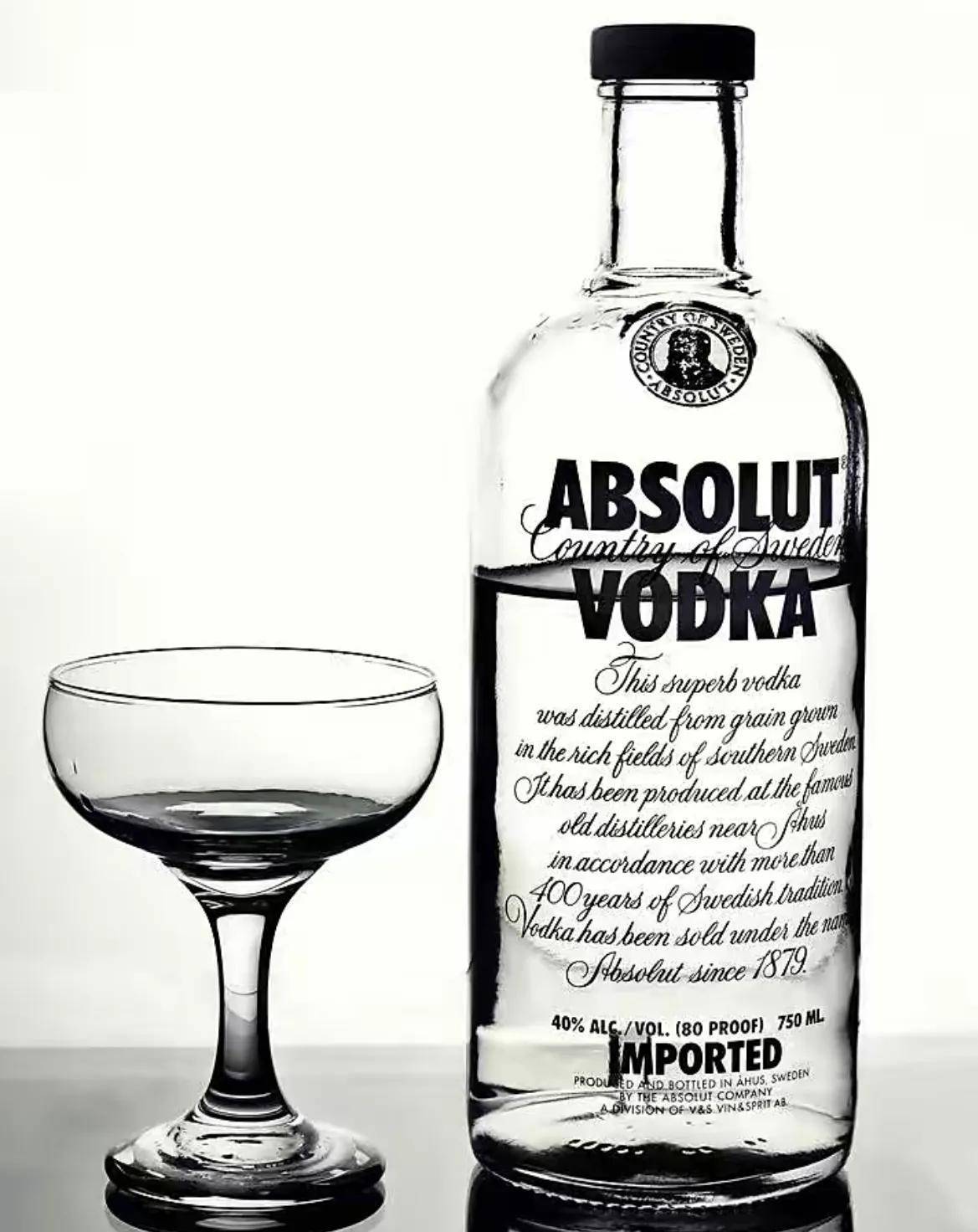 而这一幕也被美国摄影师所拍下,这也成为了百事可乐最有力的广告