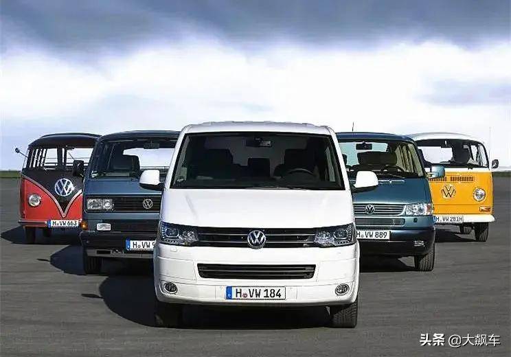 大众t1在1950年的3月8日驶下狼堡生产线,二战后经济复苏时期民众对