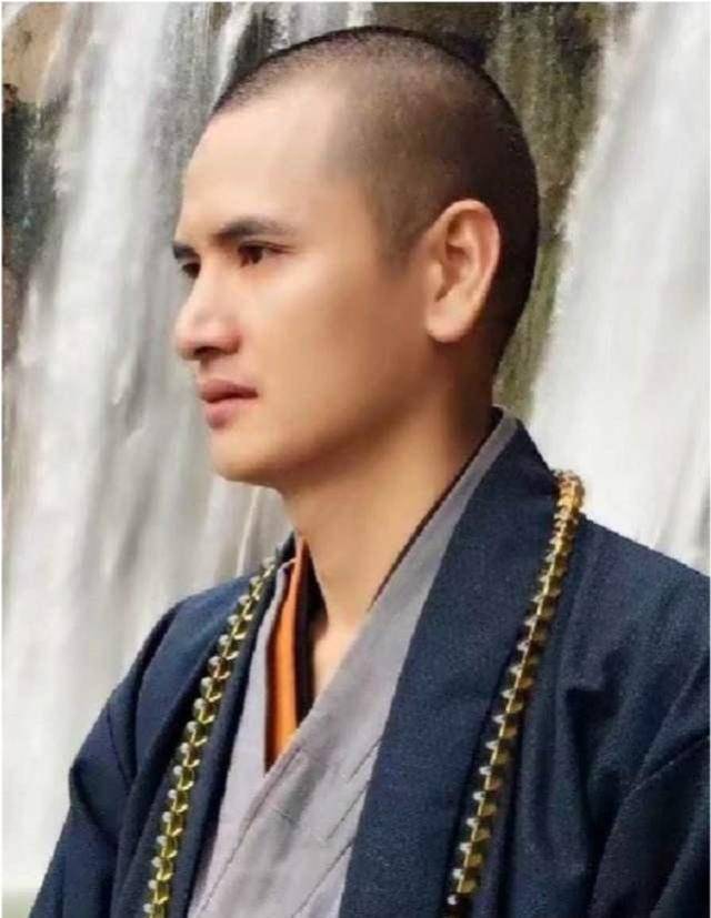 他辞去公务员出家当和尚因太帅走红网络还被富婆赠豪车