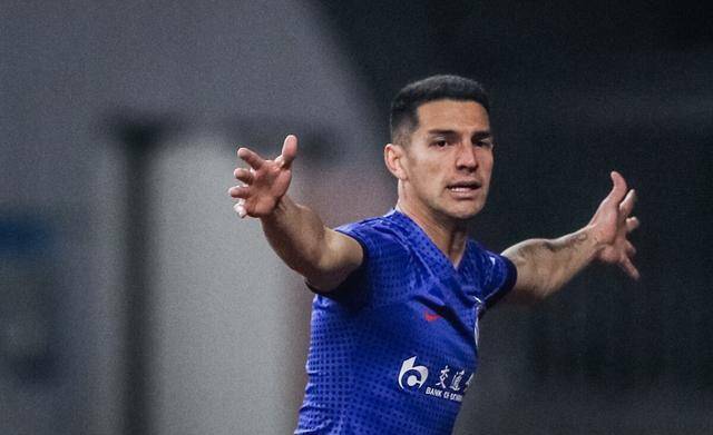 上海申花轻取梅州客家评分两名新外援满分申花初显冠军相