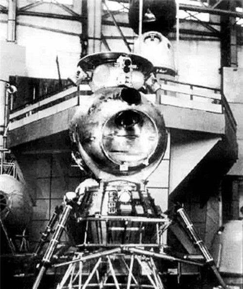 苏联自然管不了那么多,很快,"斯普特尼克"2号发射,引起世界各国注意