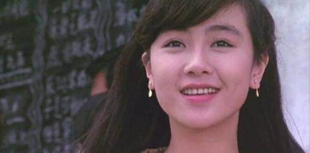 原创还记那个假小子袁洁莹吗时尚万种却爱情混乱更是被爆男女通吃