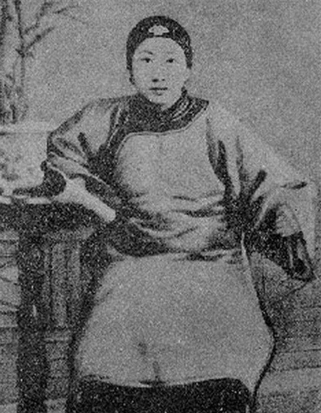 秋瑾起义前遭丈夫家暴遇害两年后丈夫抑郁而终子女皆成才