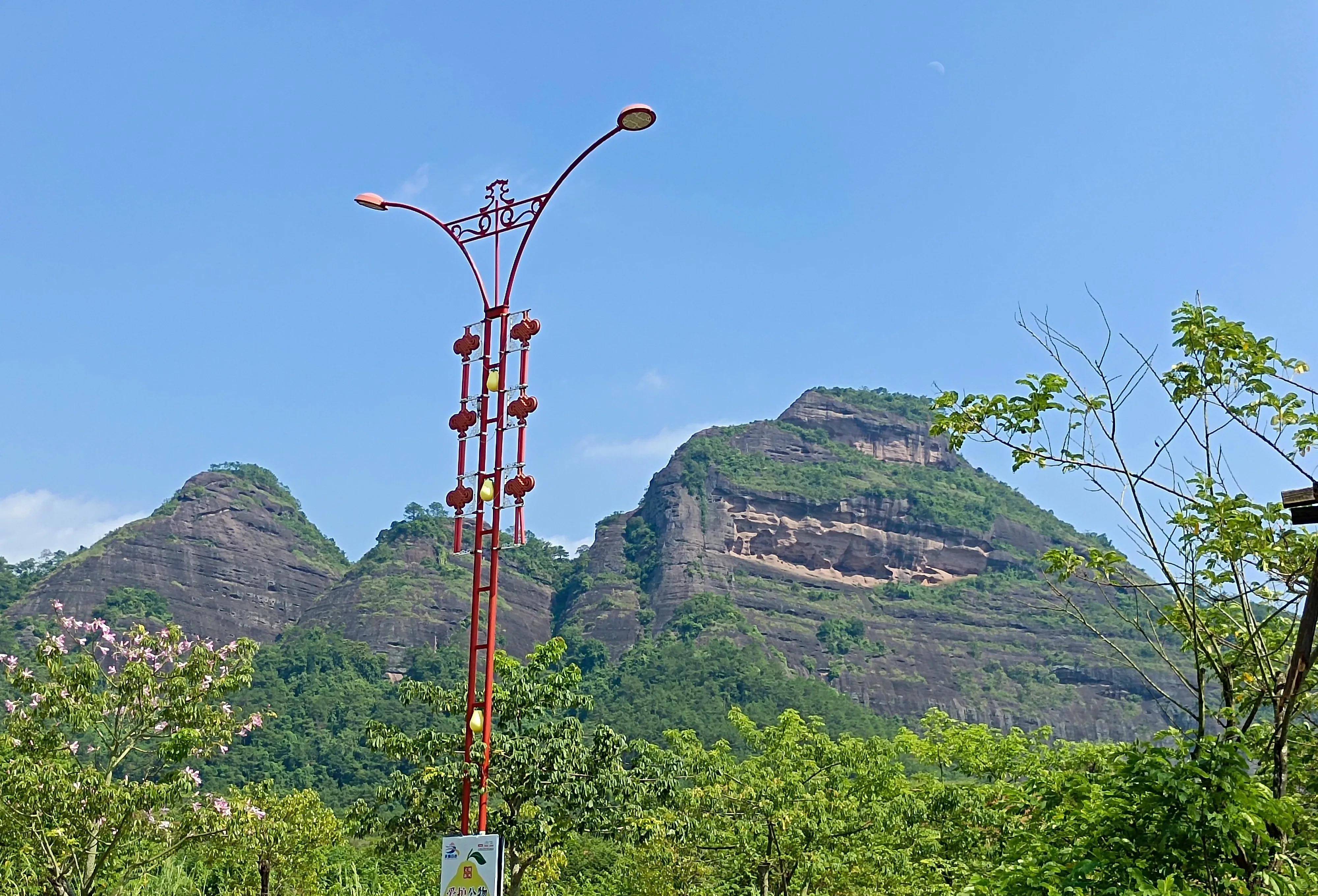 何畴向皇上告假后筹资开山劈路的地段何畴心里一咯噔,禁不住有点紧张