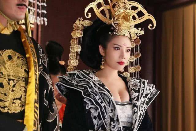 了退位诏书,但是在诏书上仅仅只有十个字:"去帝号,称则天大圣皇后",把