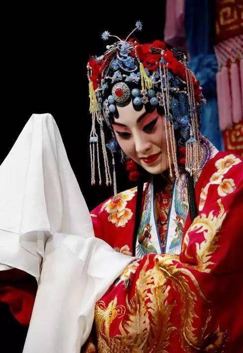 京剧名家李玉茹有真功夫但不如童芷苓火,京剧演员舞台感觉很重要