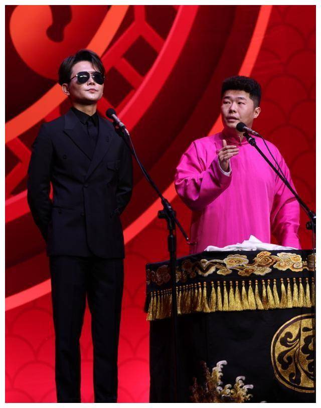 刚结束德云社孟鹤堂专场红人再度投身微电影拍摄活力无限