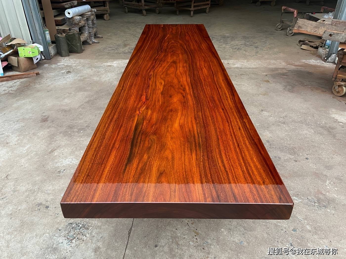 非洲奥坎花梨实木大板做茶桌怎么样容易开裂吗
