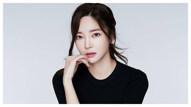 韩国知名女星透露拍电影的出场费比当歌手8年赚的钱还要多