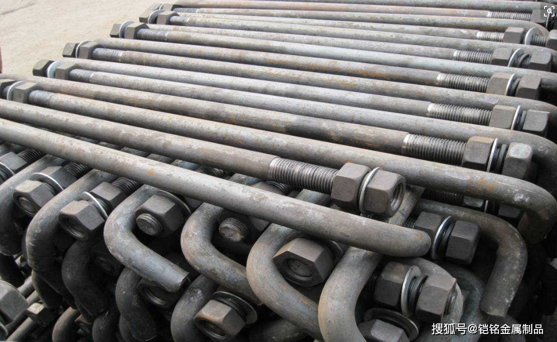 这一步骤有助于确定所需地脚螺栓的规格和数量,从而初步估算螺栓的