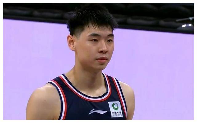 原创广州男篮飙分力压新疆祝铭震表现抢眼吴冠希全面贡献