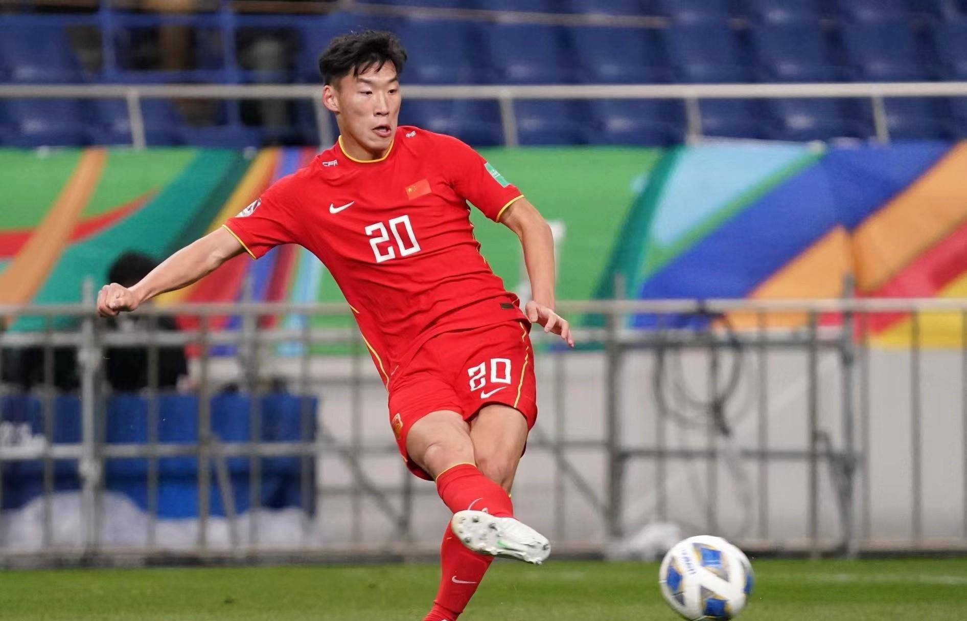 国足确定26人世预赛名单:武磊领衔锋线,李可李昂李帅落选_地方_效力