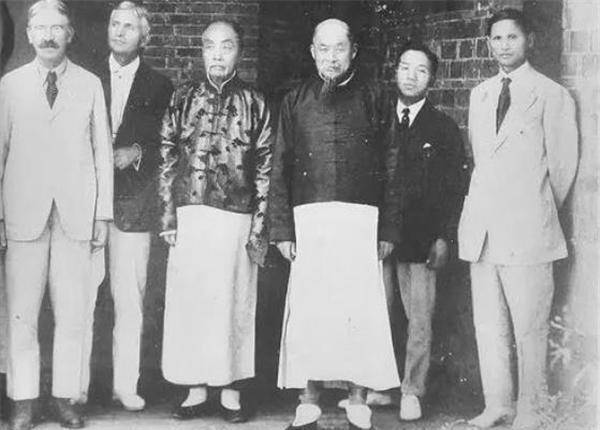 绣圣沈寿,为制慈禧寿礼一生未孕,死后丈夫写万言文给自己扣绿帽