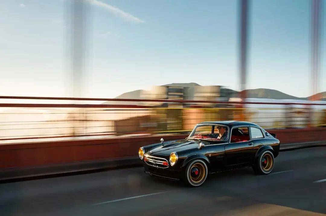 说实话,作为一名改装爱好者,当我看到吴彦祖的这台52岁的本田s800后