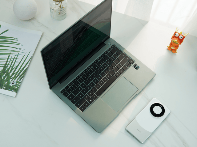 14寸轻薄本对比同为6k价位高人气本华为华硕谁更值得入手