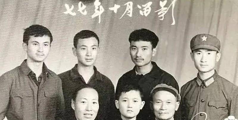 并陆续生下5个儿子,分别取名王建林,王建忠,王建春,王建可和王建川