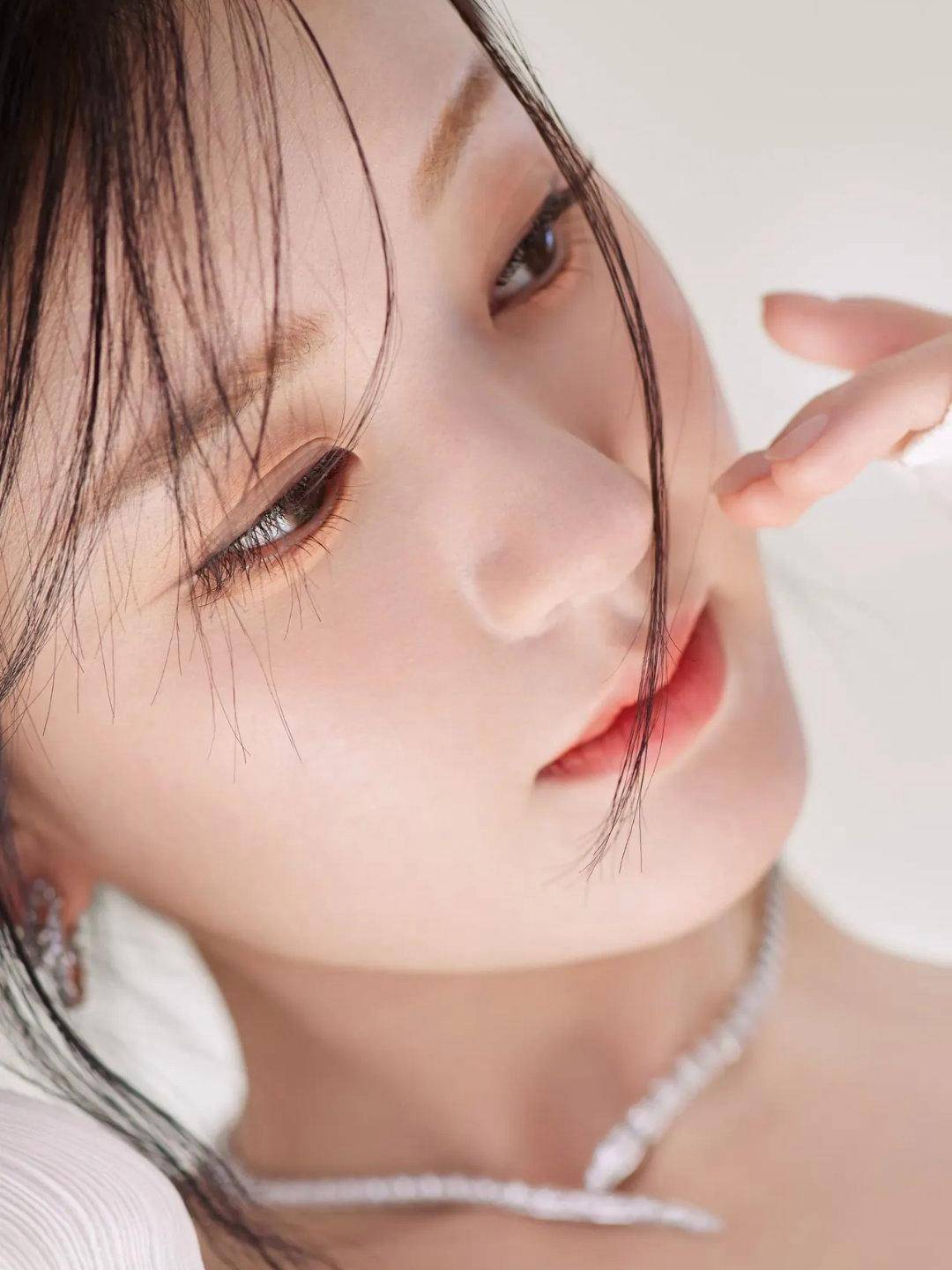 赵露思高清美图分享颜值出众