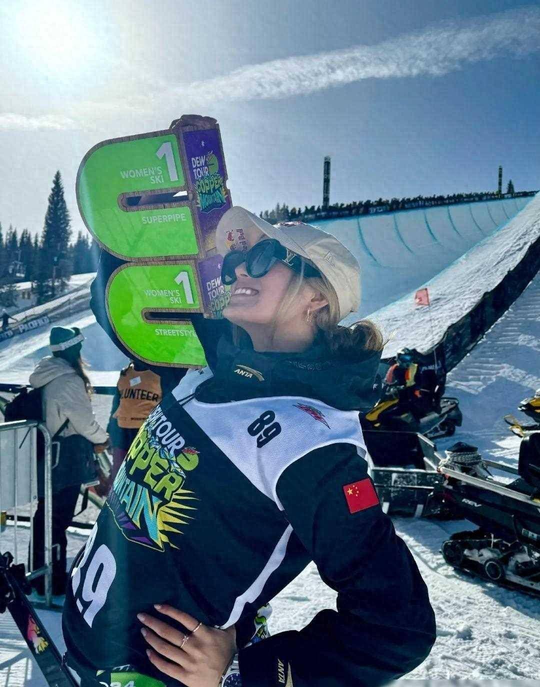 15小时连获两金后,她归心似箭回校上课_爱凌_场地_滑雪