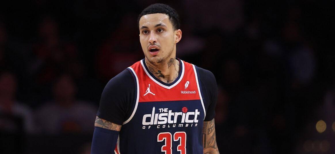 他的得分高主要依托于球队内的高出手次数,他每场比赛场均出手接近20