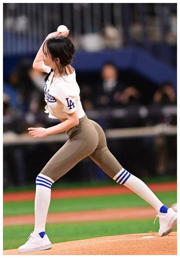 韩国国宝级身材女星耀眼演技被盖过引人赞叹