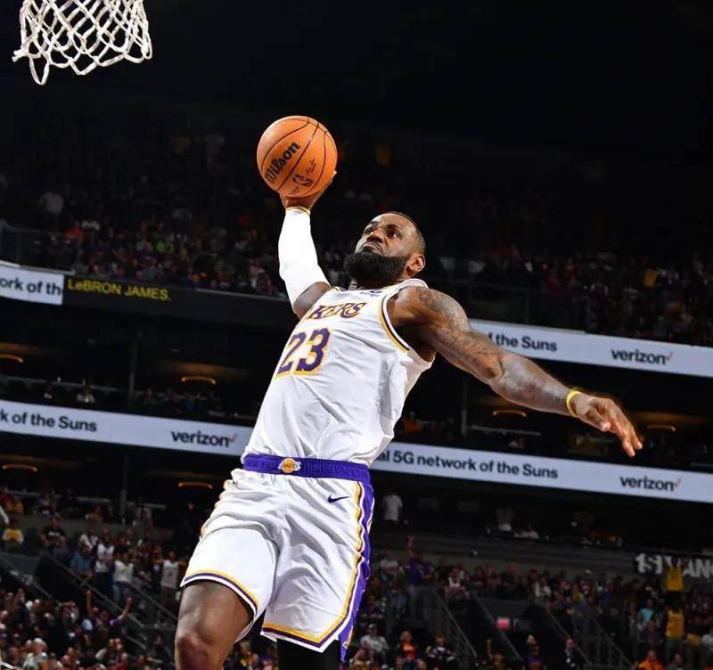 nba球员榜最新排名,约基奇霸居榜首,詹姆斯滑出前十_实力_the_变化