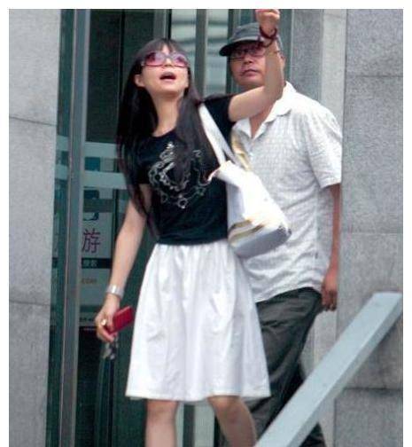 太太团最怕的"狐媚子",既不妖艳也不惊艳,谁都想保护她_张静初_顾长卫