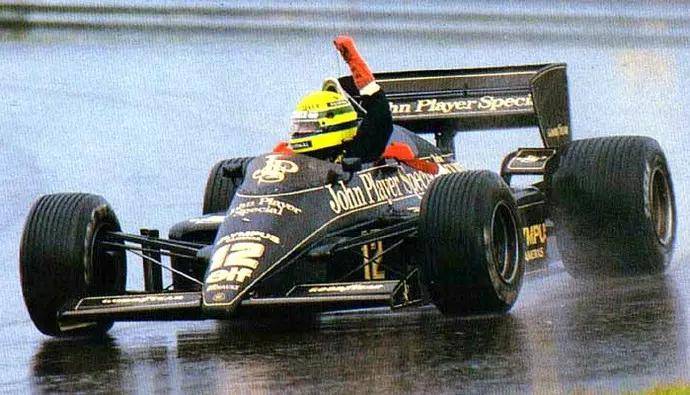 1985-1987年间,车王埃尔顿·塞纳(ayrton senna)在lotus车队任车手.
