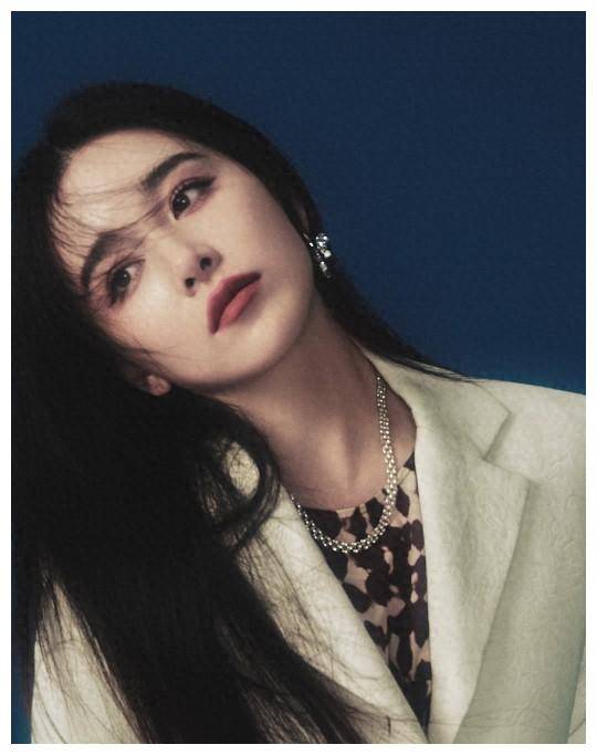 阚清子回应网络评价评价有好有坏不拘一格随心所欲