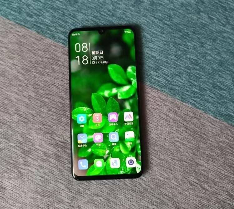 原创百元王炸骁龙765g双曲面屏6400万像素四摄8gb256gb仅899元