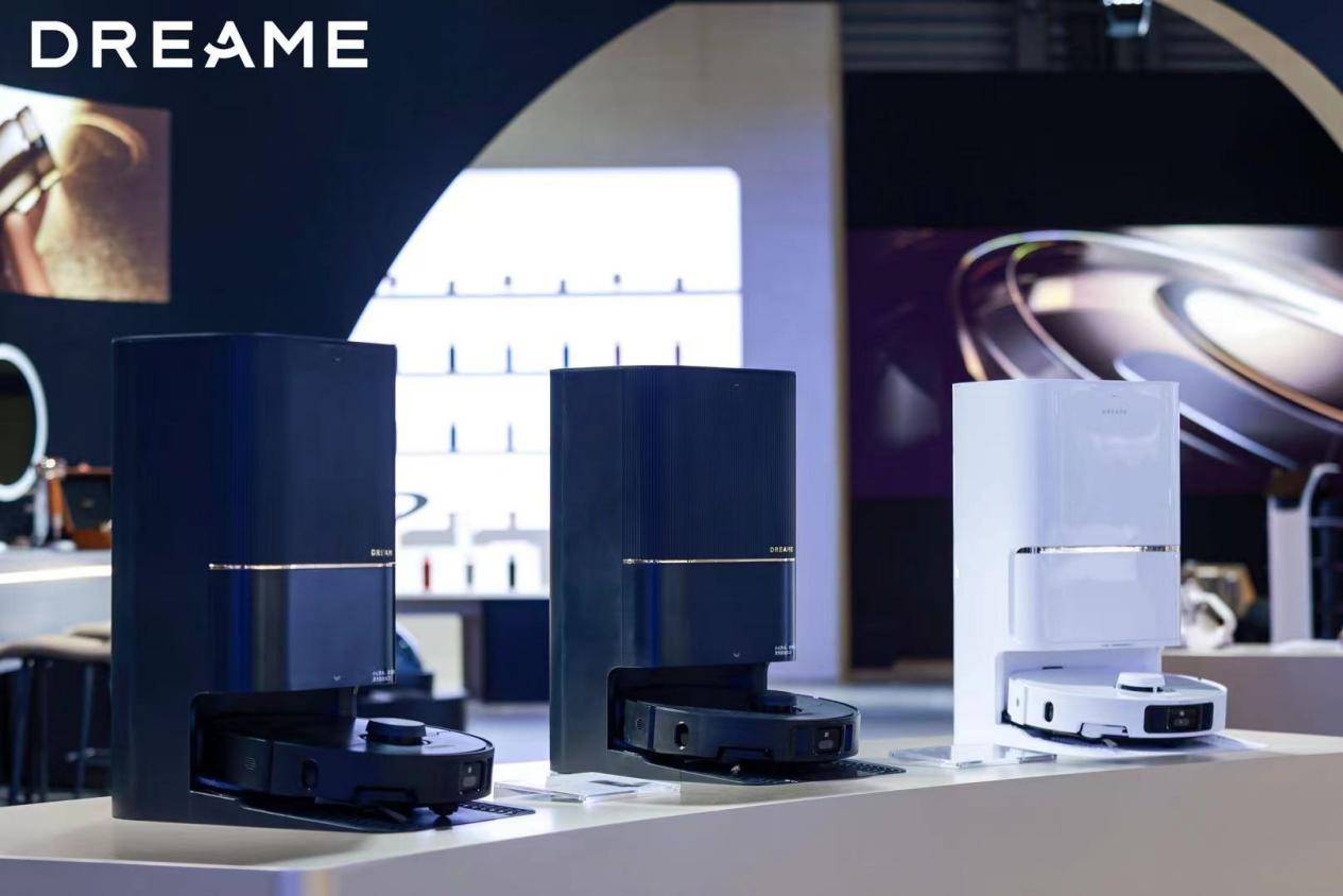 本次参展的追觅扫拖旗舰x40与s30系列,其仿生的"双"机械臂在追觅科技