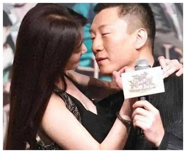 左小青风流成性的明星绯闻不断身材成焦点