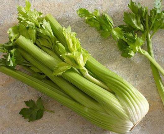 原创洋葱是高尿酸的催化剂医生提醒想降低尿酸或要少吃4物