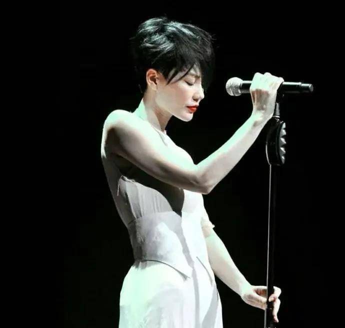 原创女人多数讨厌王菲是因为她活成了她们羡慕的样子