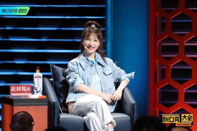 脱口秀大会第二季,由李诞发起,著名主持人吴昕和相声演员于谦担任常驻