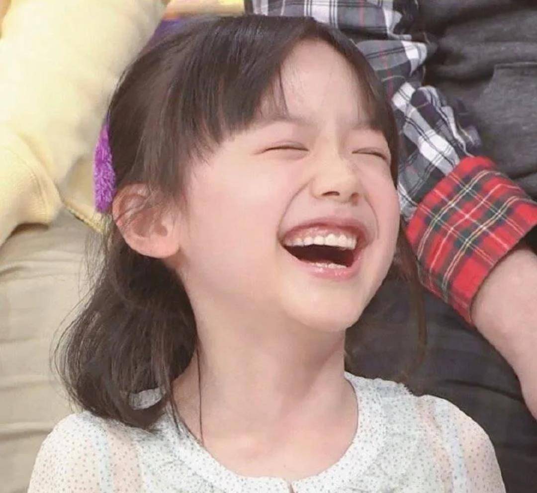 她是国外国民闺女3岁出道颜值超高16岁身高却不足一米五