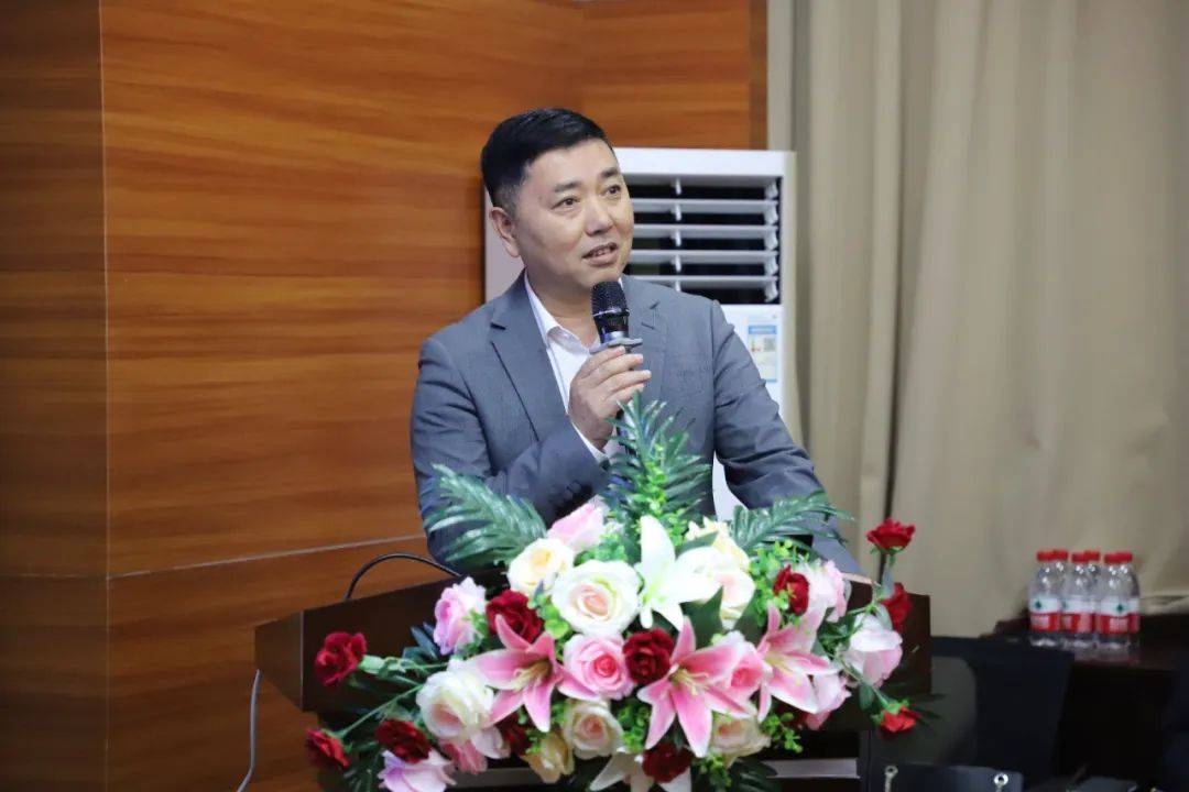 海口市政项目总经理林耀明分享中会议最后,现场与会人员对多元化业务