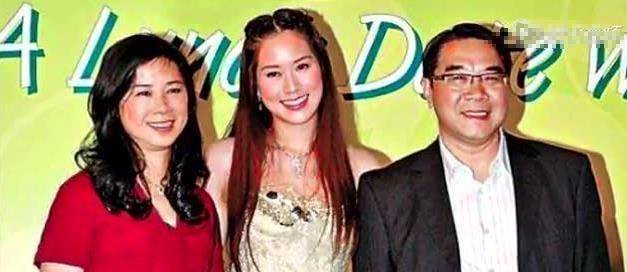 为了让徐子淇能够获得完美的生辰八字,徐子淇的母亲特意找人算过时间