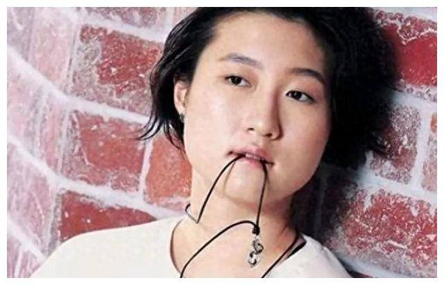 成龙女儿吴卓林坚韧追寻逆境中绽放