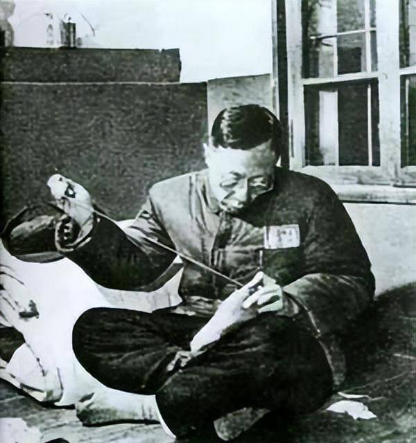 原创溥仪被特赦后回到北京看望尚在人世的太监太监是如何称呼他的