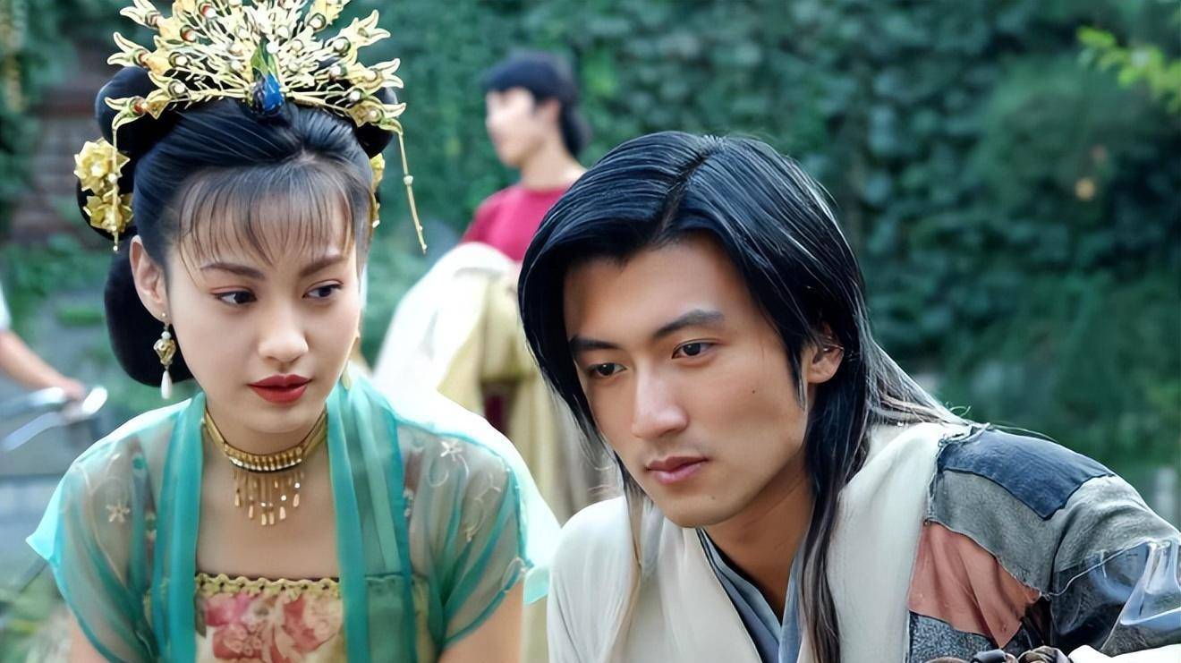 正式进入了公众视野,第二年她就与陈坤,林心如等人合作出演了非你不