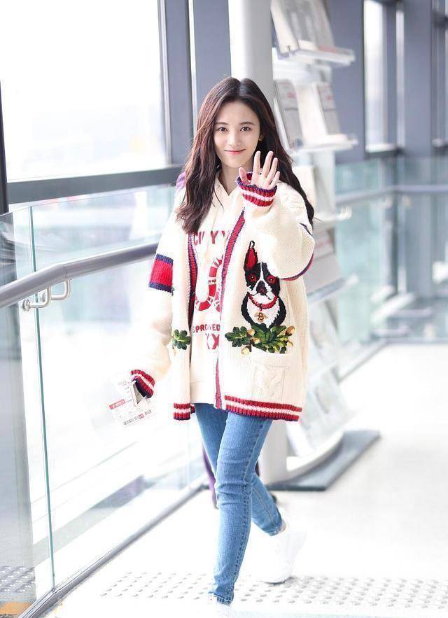 虽然能独挑女主大梁,但鞠婧祎演技并没有多大的突破,接的角色大都很