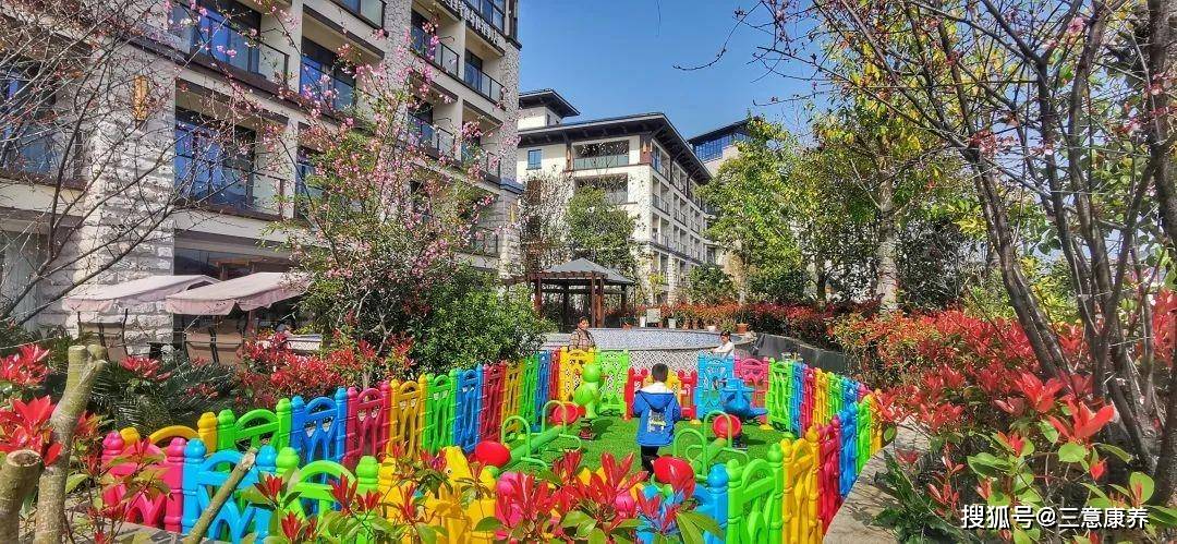 4天3晚408元/人起包吃住,近鱼街景区_电热水壶_房间_平台